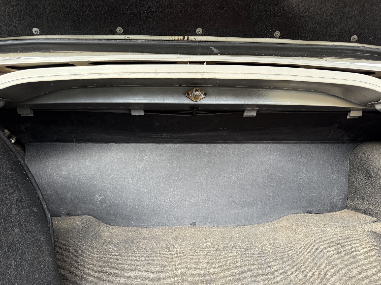 Interior image of 1967 Rover 2000 TC 2.0 OHC