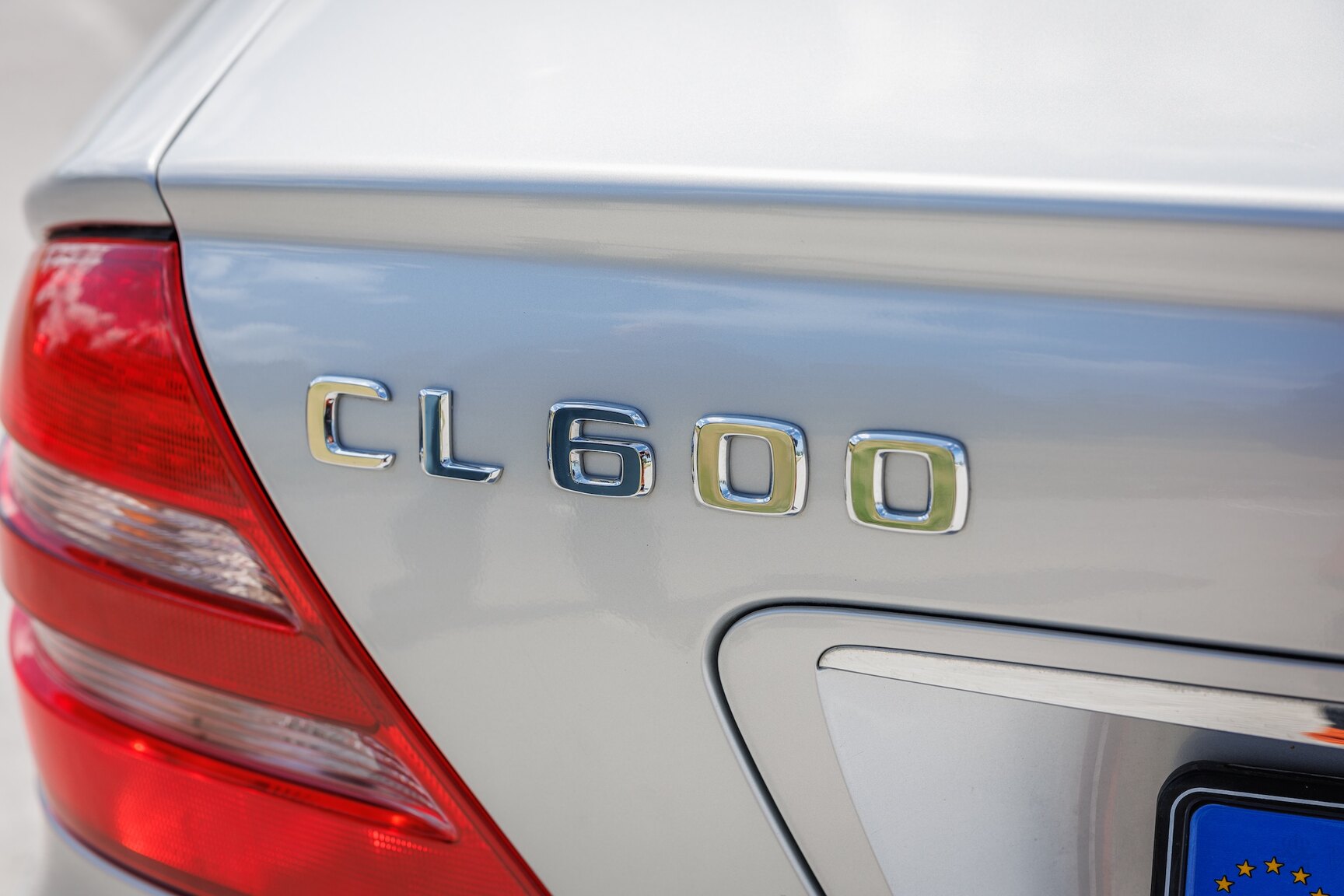 Exteriörbild på 2000 Mercedes-Benz CL600