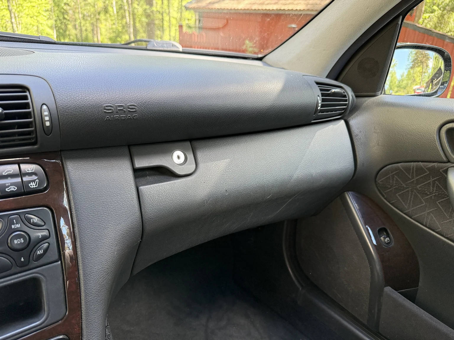 Innenraumfoto von 2002 Mercedes-Benz C 320 T (41)