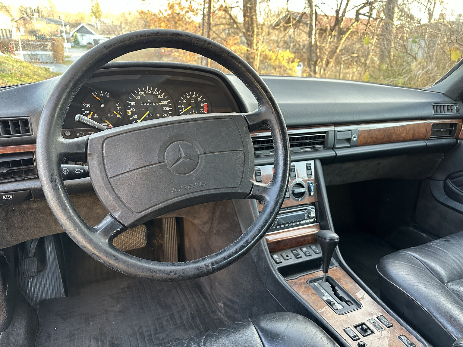 Interiörbild 1988 Mercedes 560 SEC
