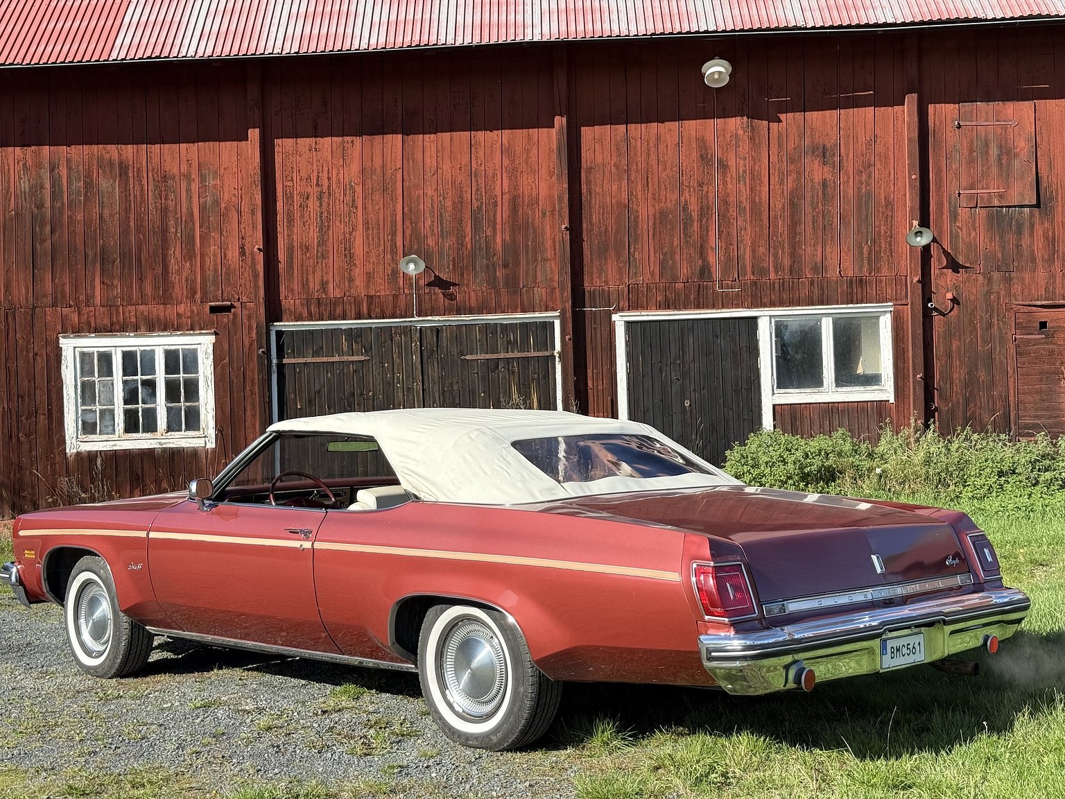 Exteriörbild på 1975 Oldsmobile Delta 88