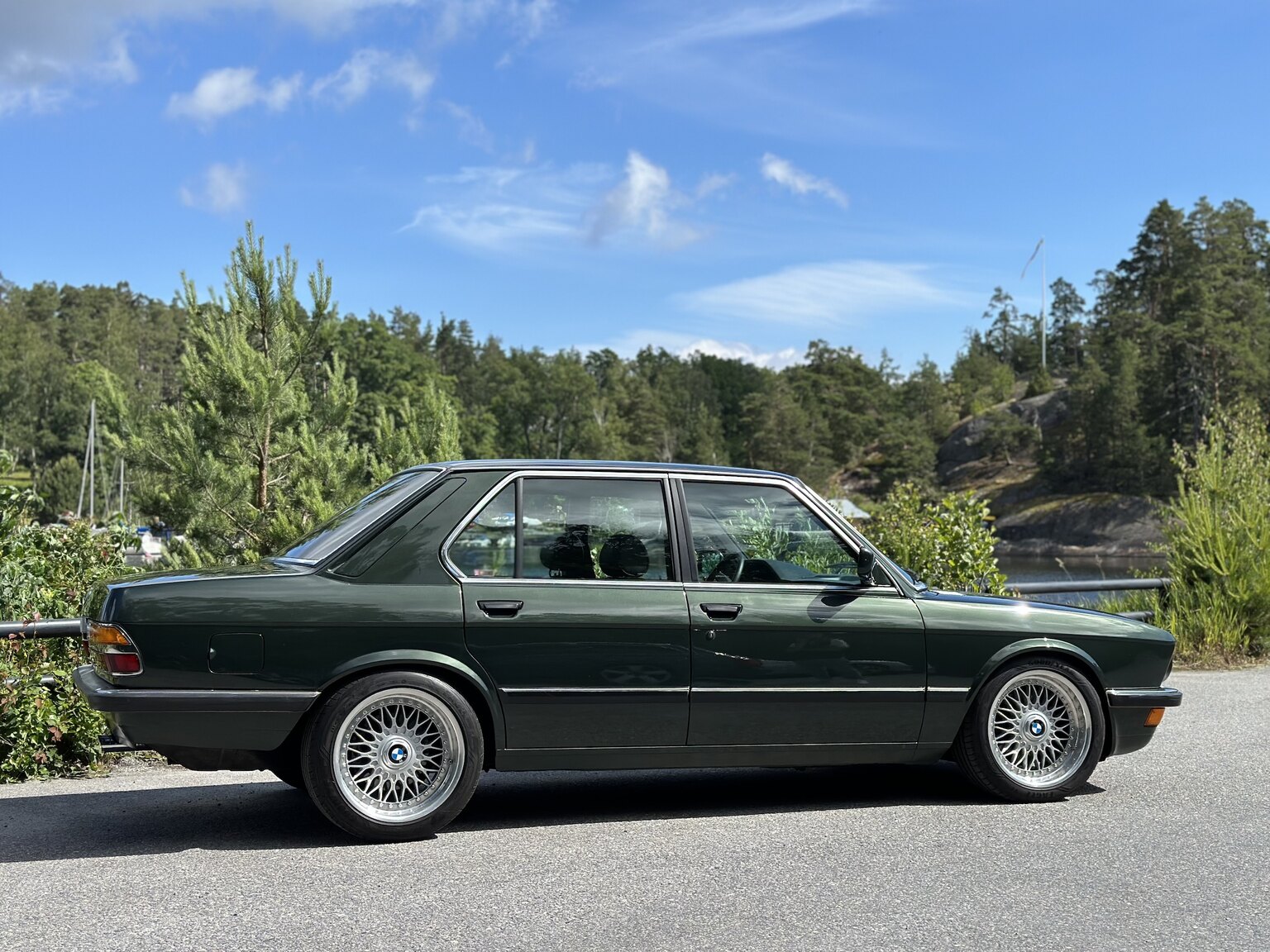 Exteriörbild på 1985 BMW 525E