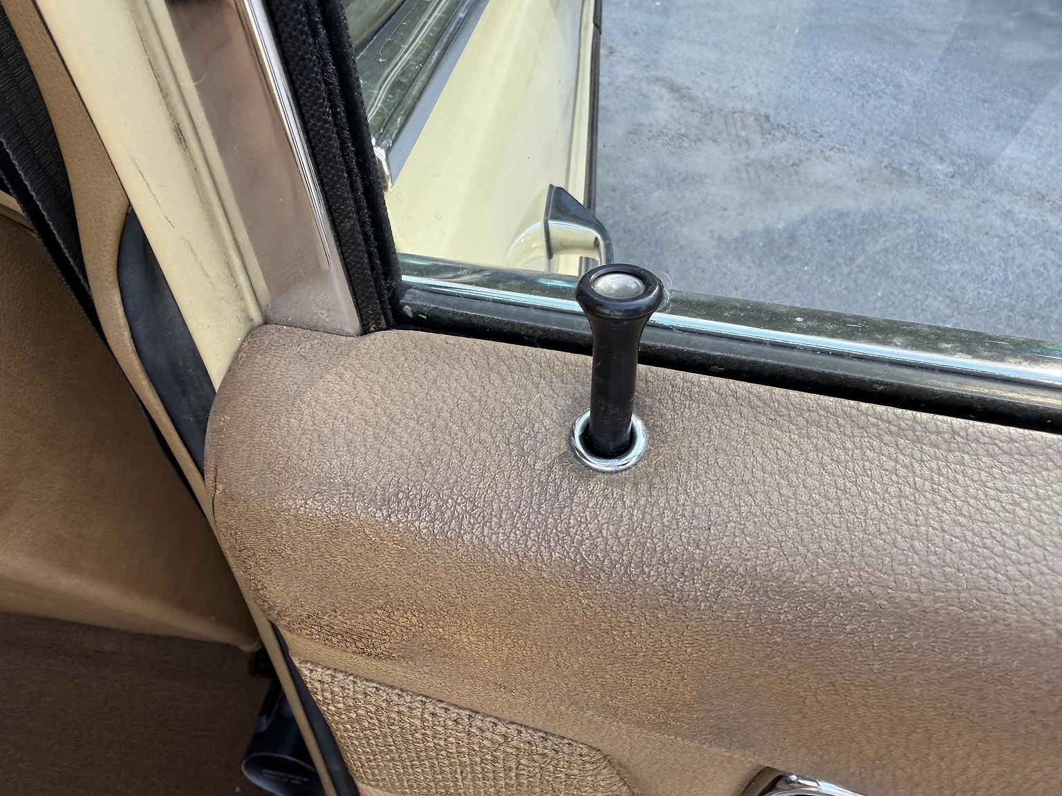 Interiörbild 1974 Mercedes-Benz 230 Automatic (75)