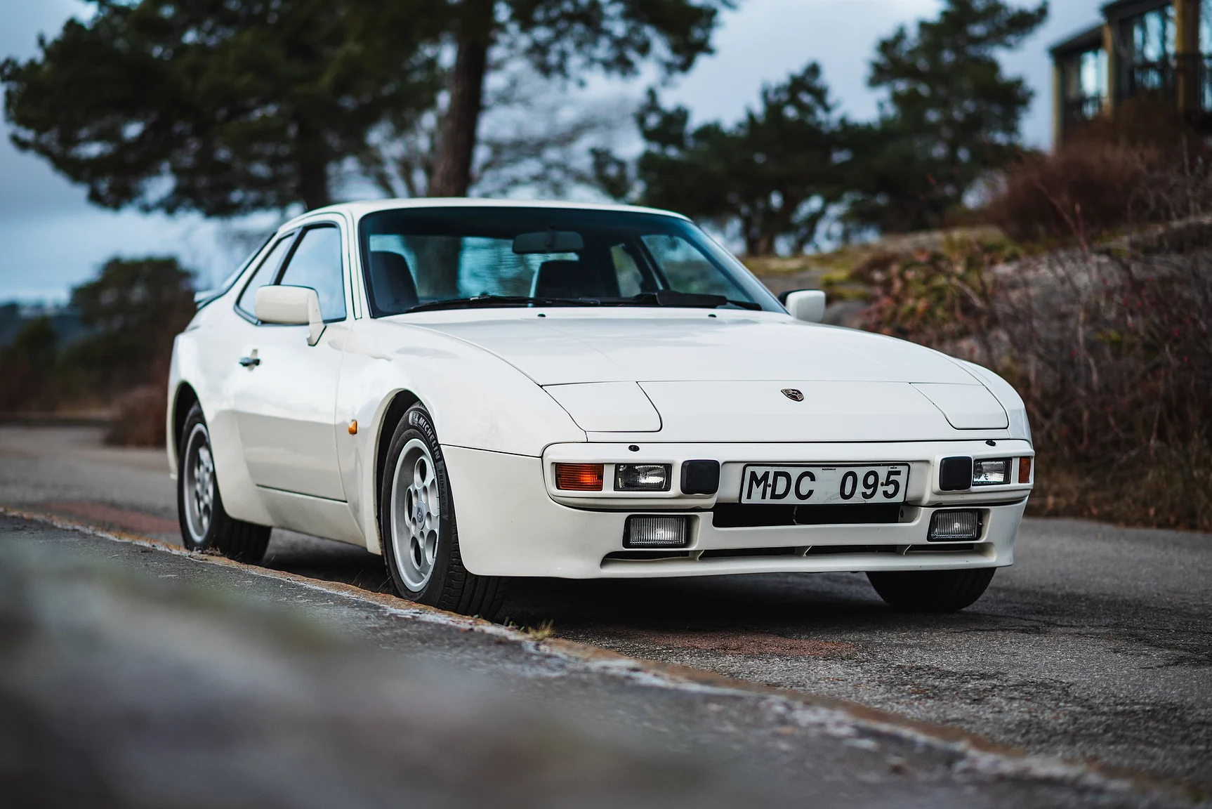 Exterior image of 1986 Porsche 944R (11)