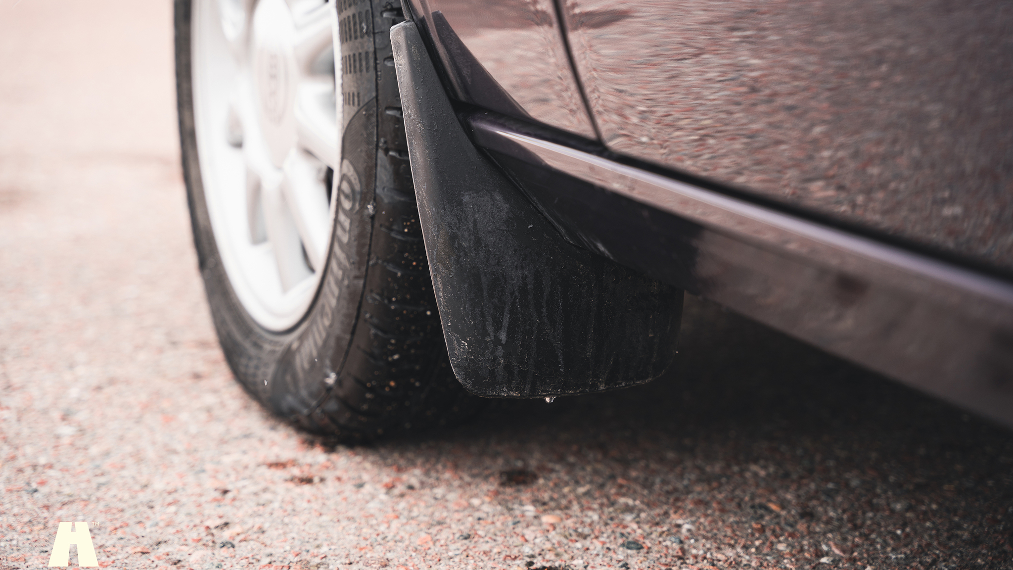 Exterior image of 1995 Volvo 940 SE