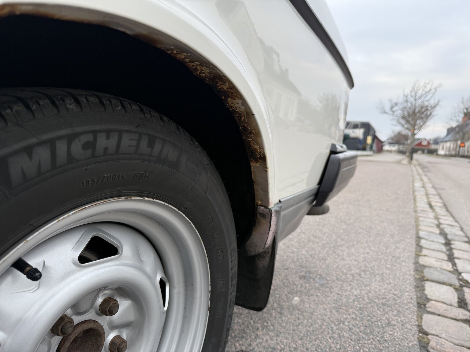 Exteriörbild på 1991 Volvo 240 GL Automat (25)