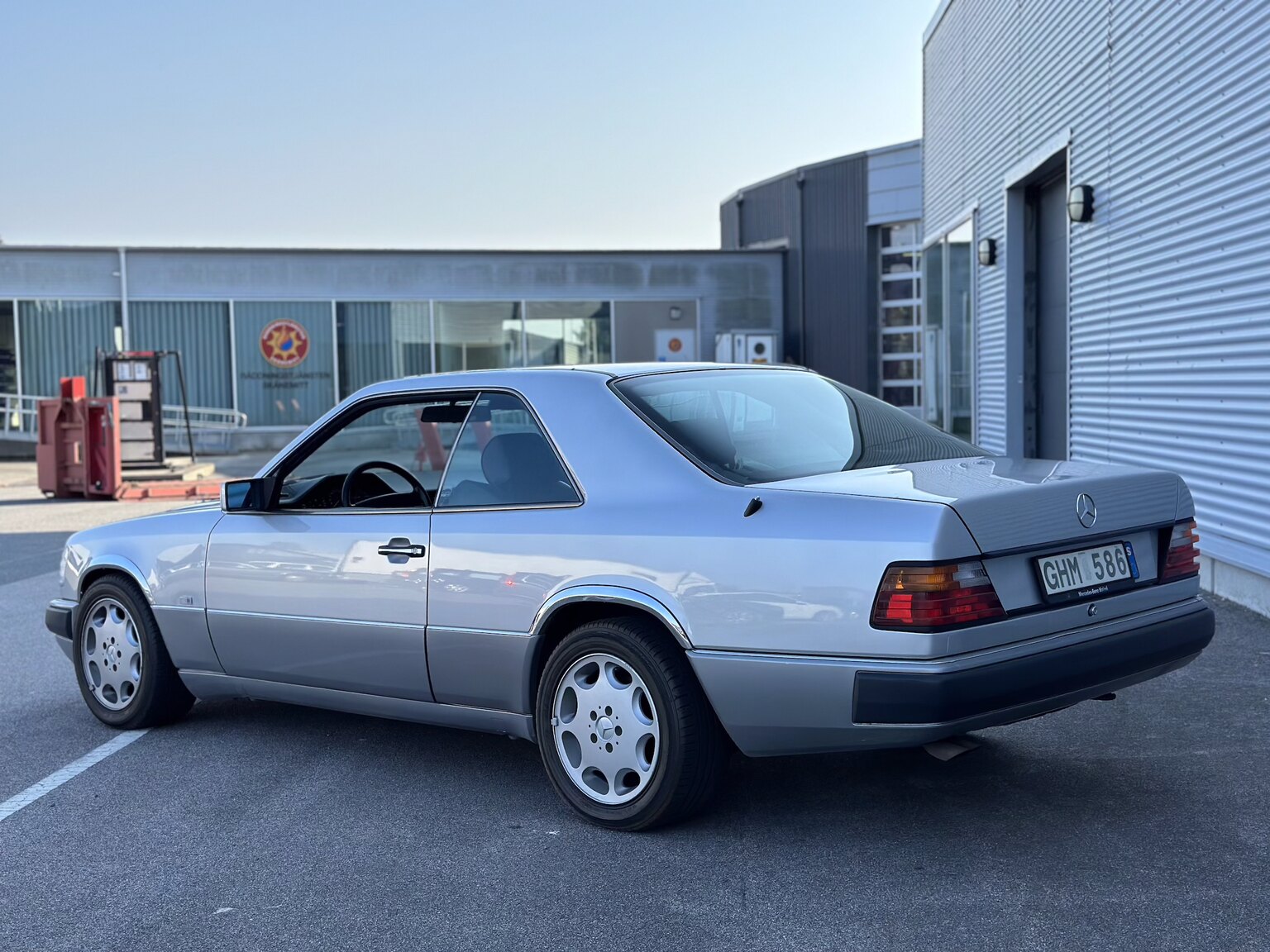Exteriörbild på 1992 Mercedes-Benz 300 CE-24