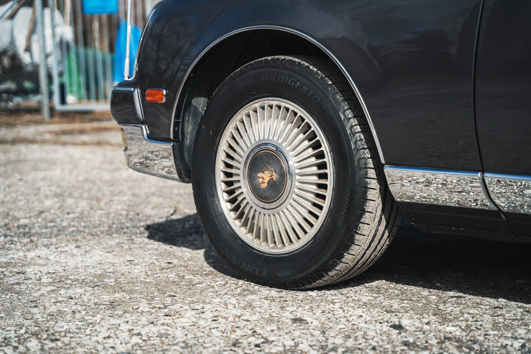 Exterior image of 2000 Toyota Century V12 G50 (29)