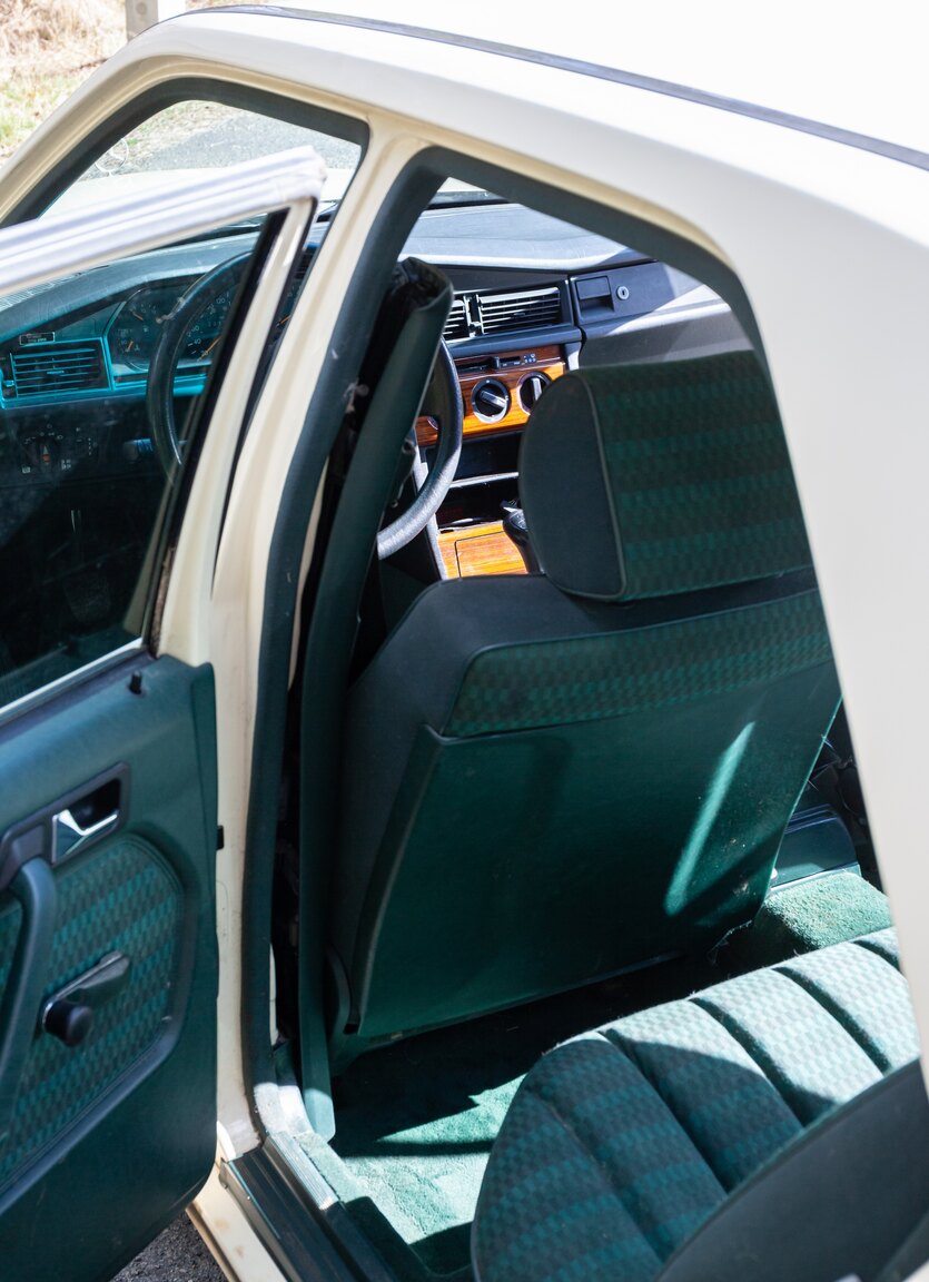 Interiörbild 1993 Mercedes-Benz 190 E 2.0