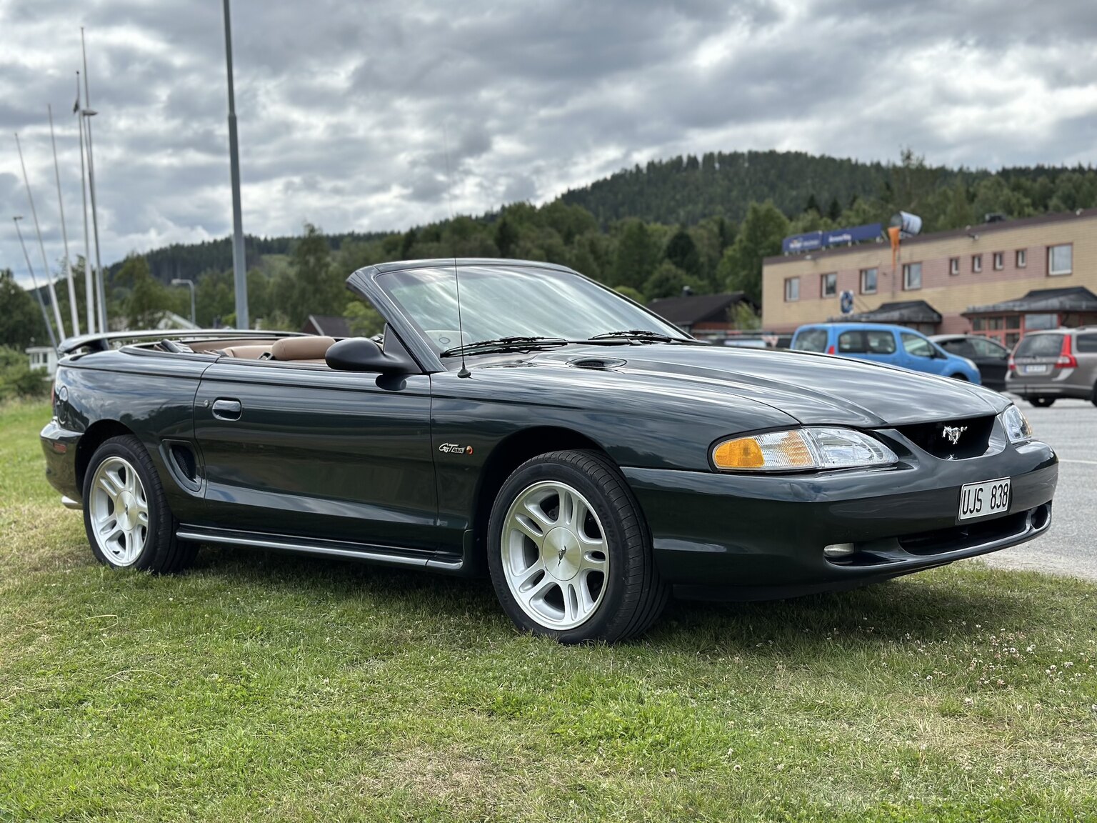 Exterior image of 1998 Ford Mustang GT Convertible