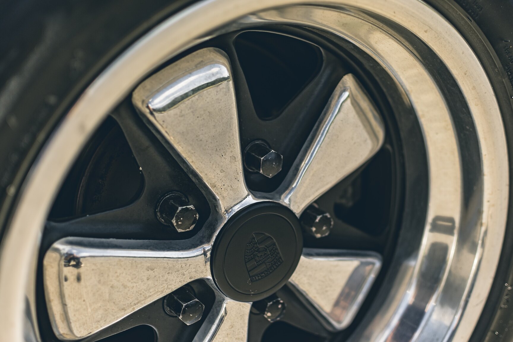 Exterior image of Porsche 911 Carrera