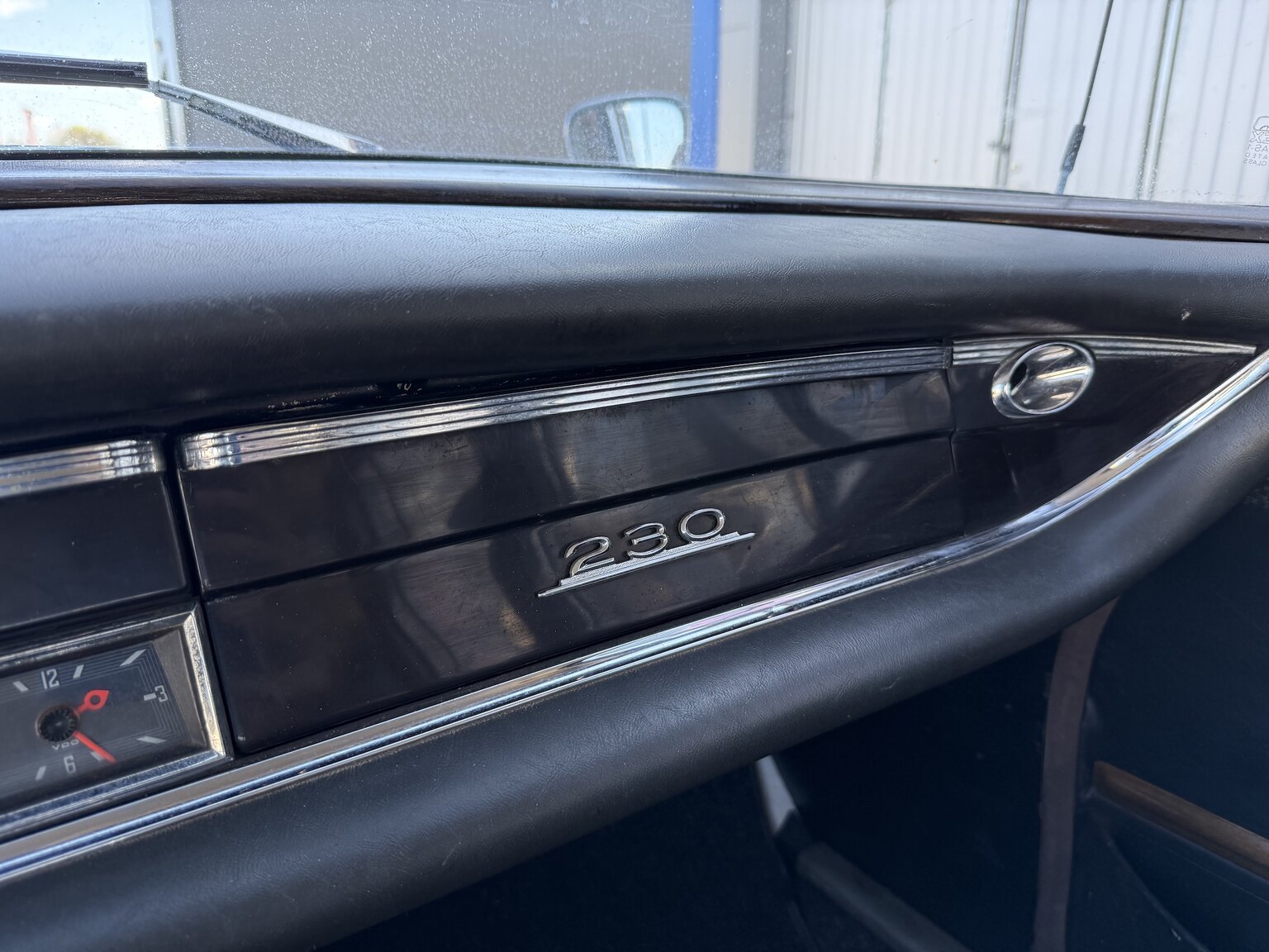 Interior image of 1967 Mercedes-Benz 230 Safari