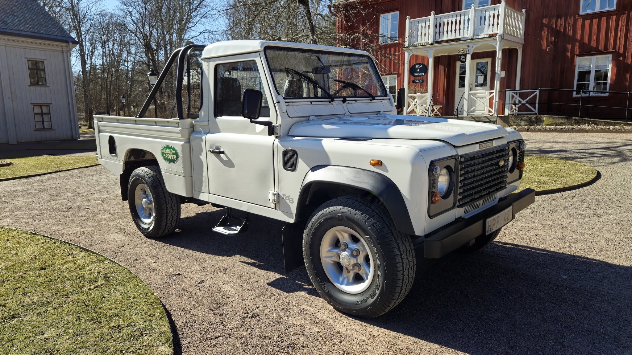 Exterior image of 1999 Land Rover Defender Single Cab Pickup