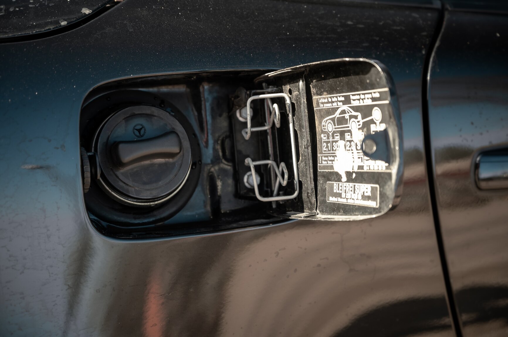 Exteriörbild på 2001 Mercedes-Benz SLK 320