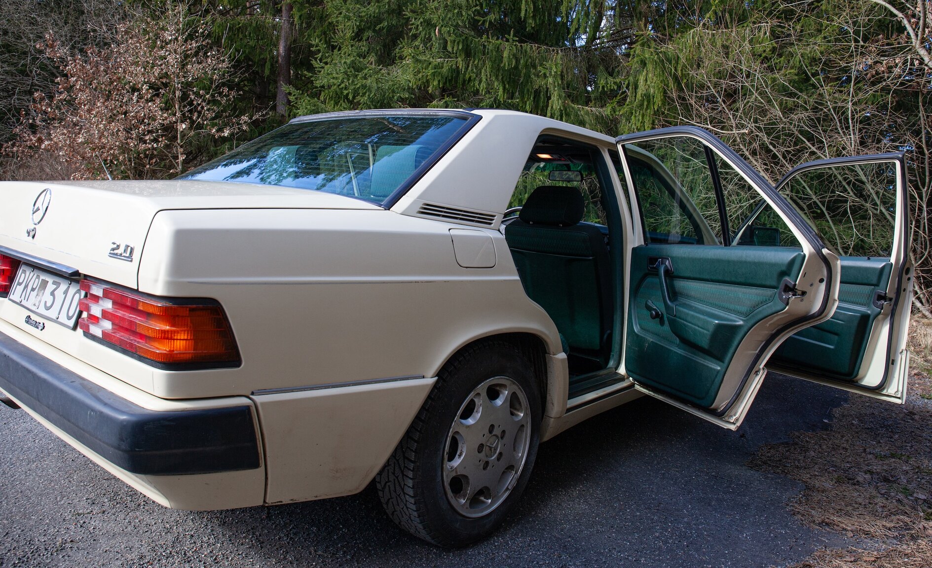 Interiörbild 1993 Mercedes-Benz 190 E 2.0