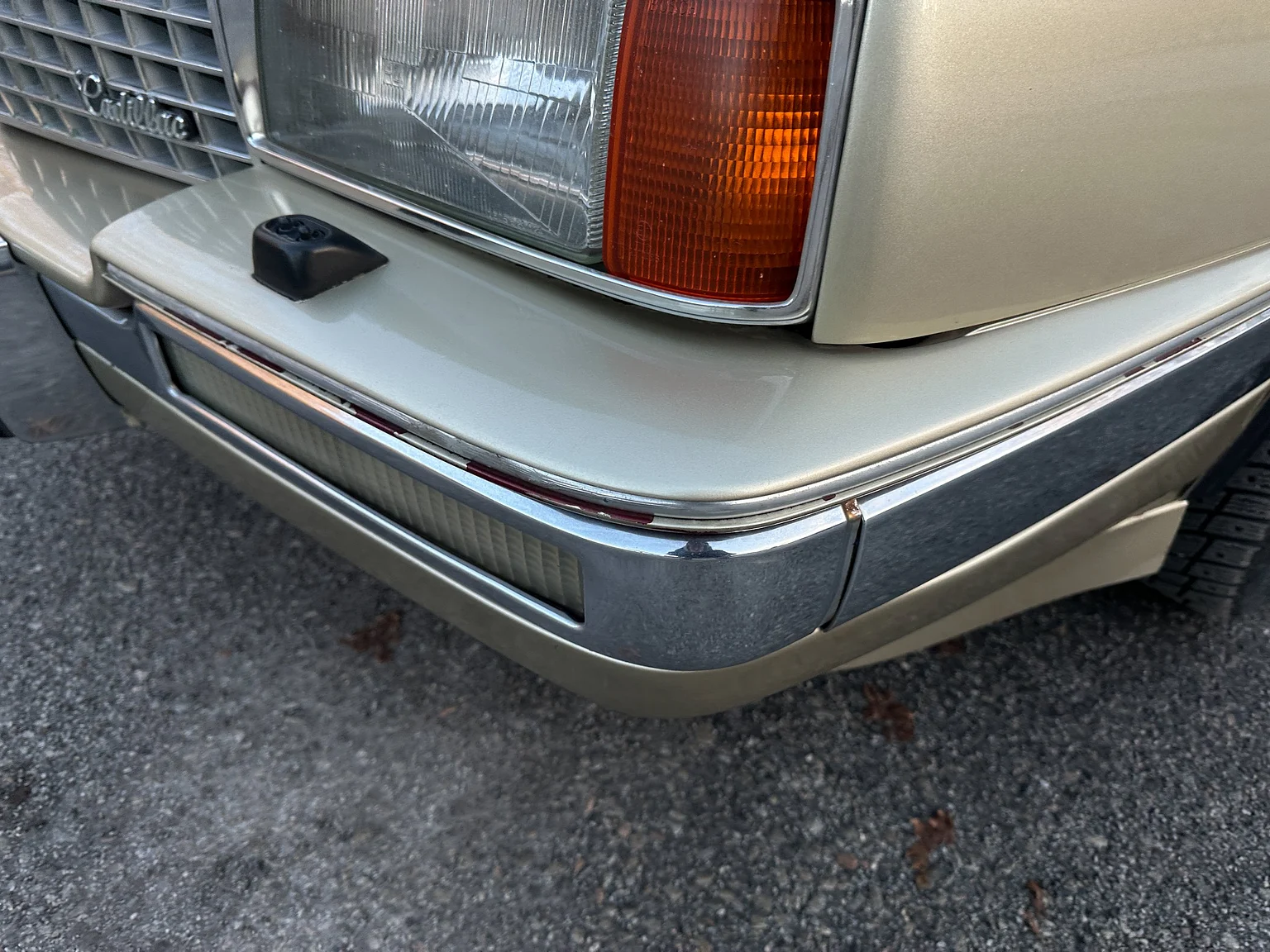 Exterior image of 1989 Cadillac Seville (75)