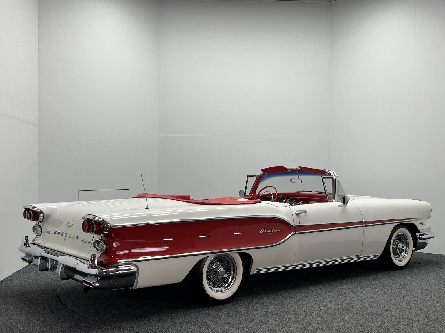 Aussenfoto 1958 Pontiac Chieftain