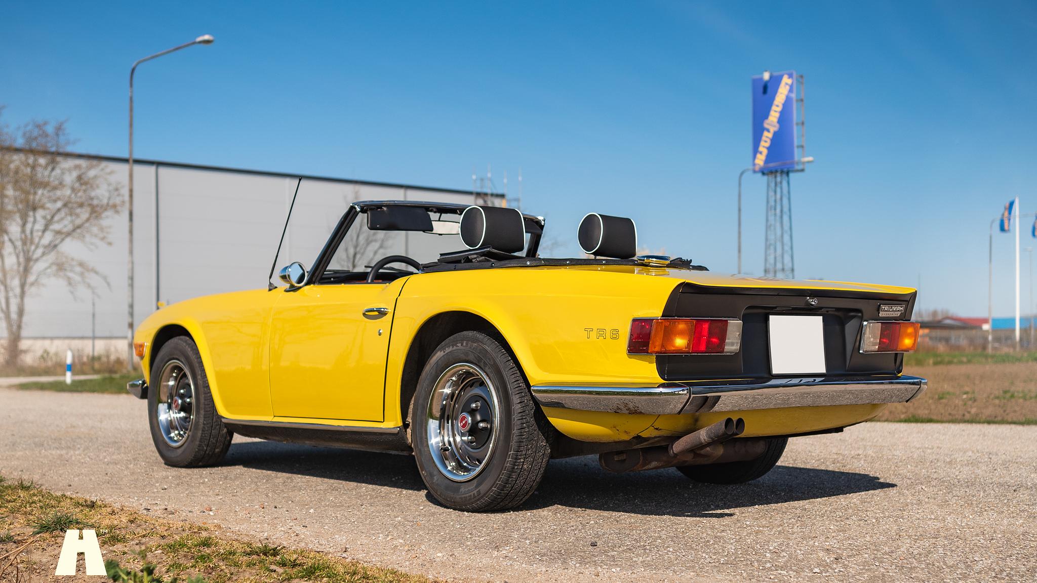 Exterior image of 1974 Triumph TR6 (3)