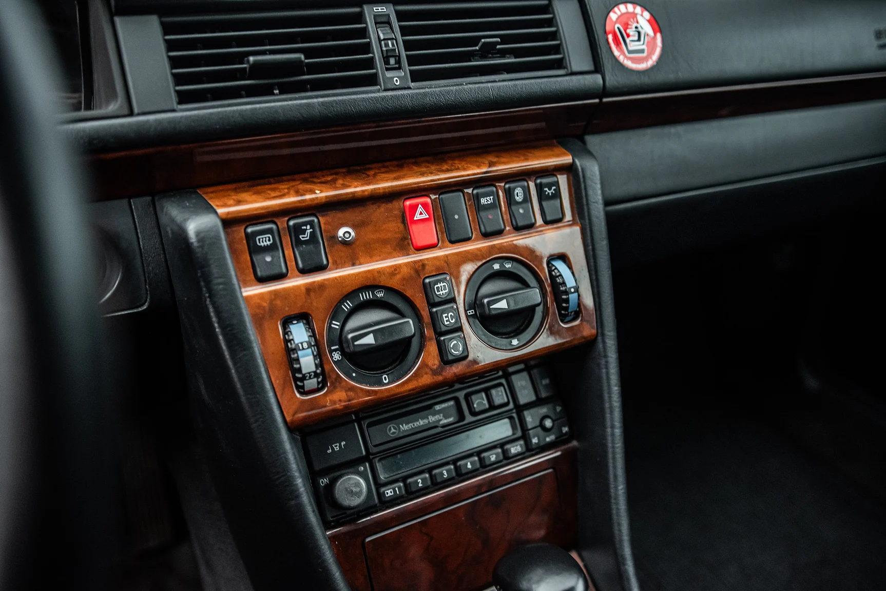 Interior image of 1993 Mercedes-Benz E 320 "AMG" (29)