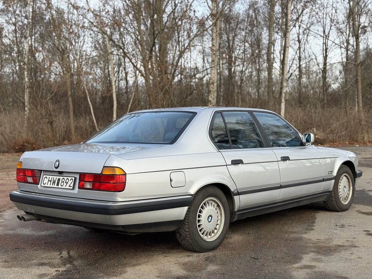 Exteriörbild på 1992 BMW 730iA (15)