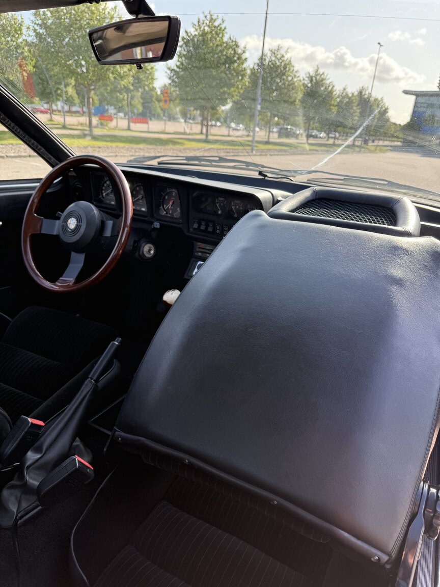 Interior image of 1986 Alfa Romeo Alfetta GTV 2.0