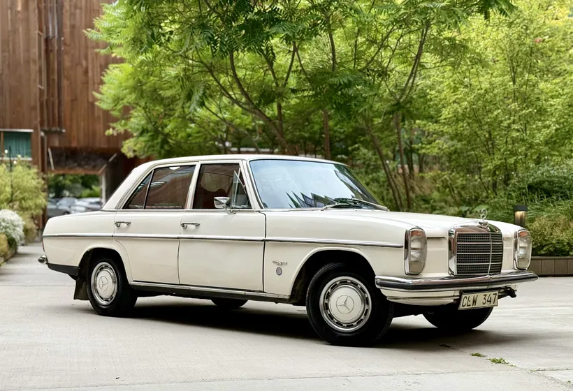 1972 Mercedes-Benz 200