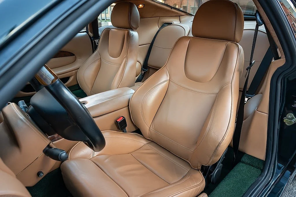 Bild von 2003 Aston Martin DB7 (21)