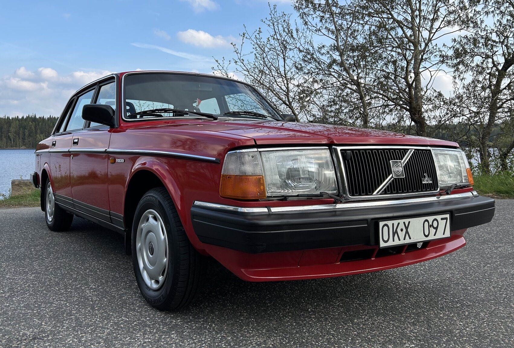 Exterior image of 1990 Volvo 240 GL