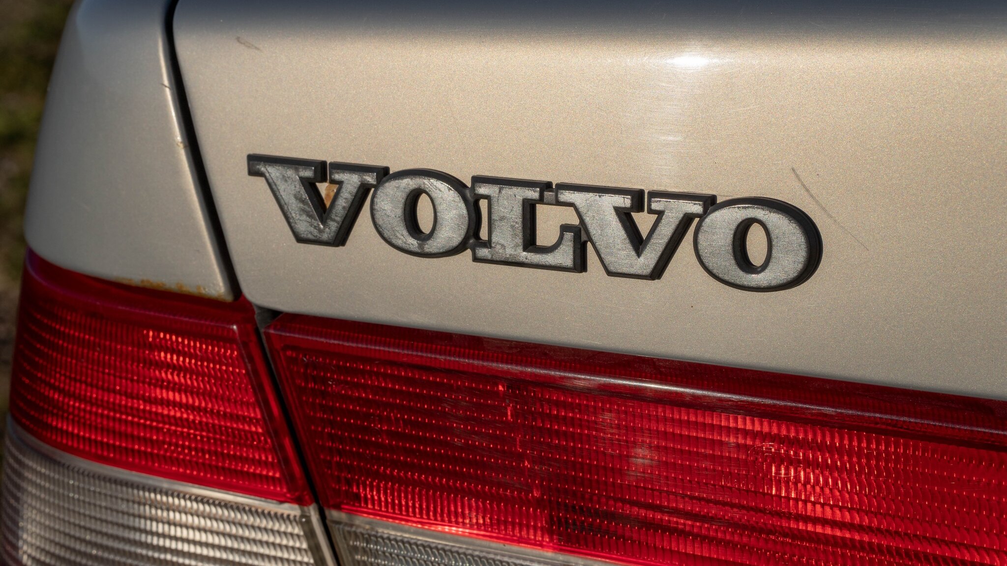 Exterior image of 1996 VOLVO 960 Executive