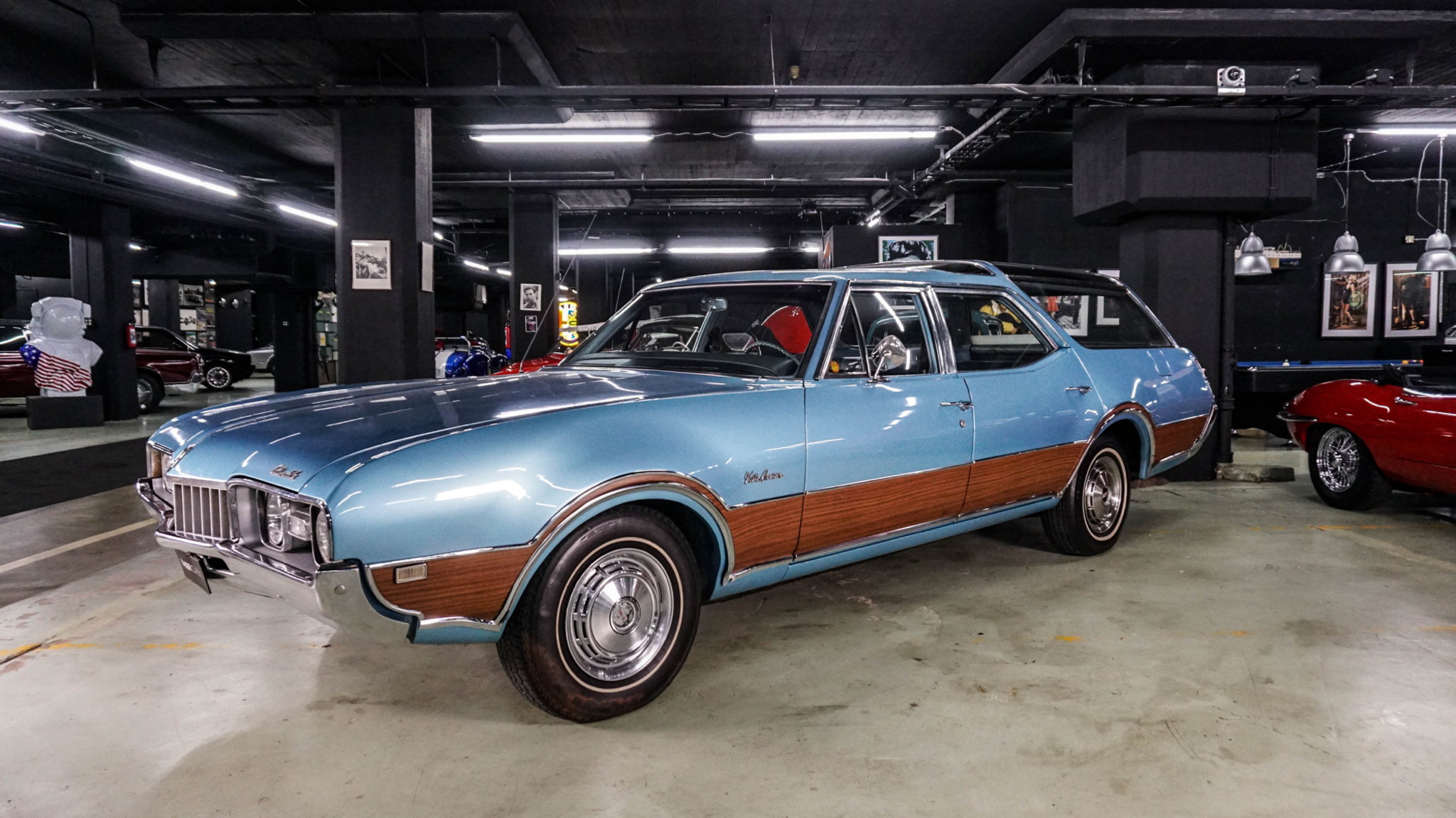 Exterior image of 1968 Oldsmobile Vista Cruiser