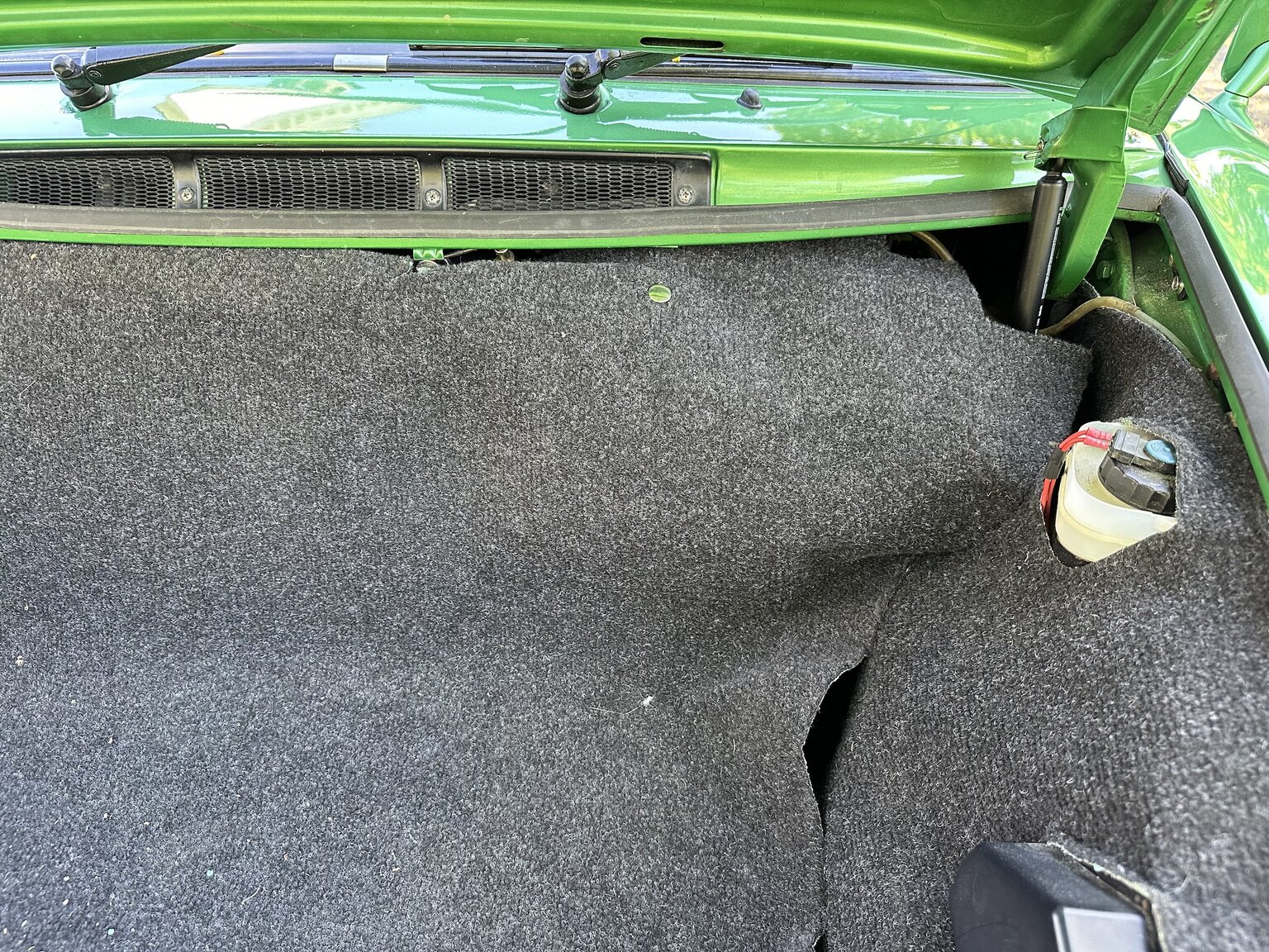 Interior image of 1975 Porsche 911 (39)