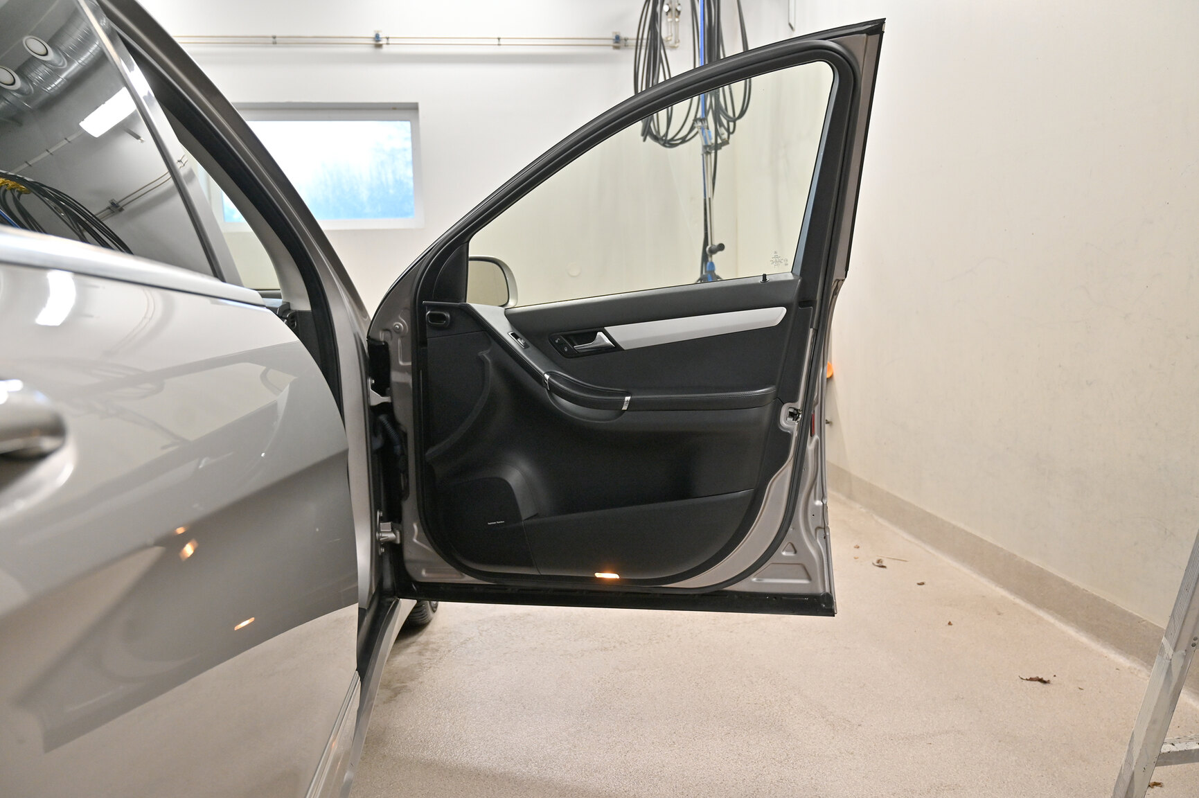 Exteriörbild på 2006 Mercedes-Benz R 63 AMG