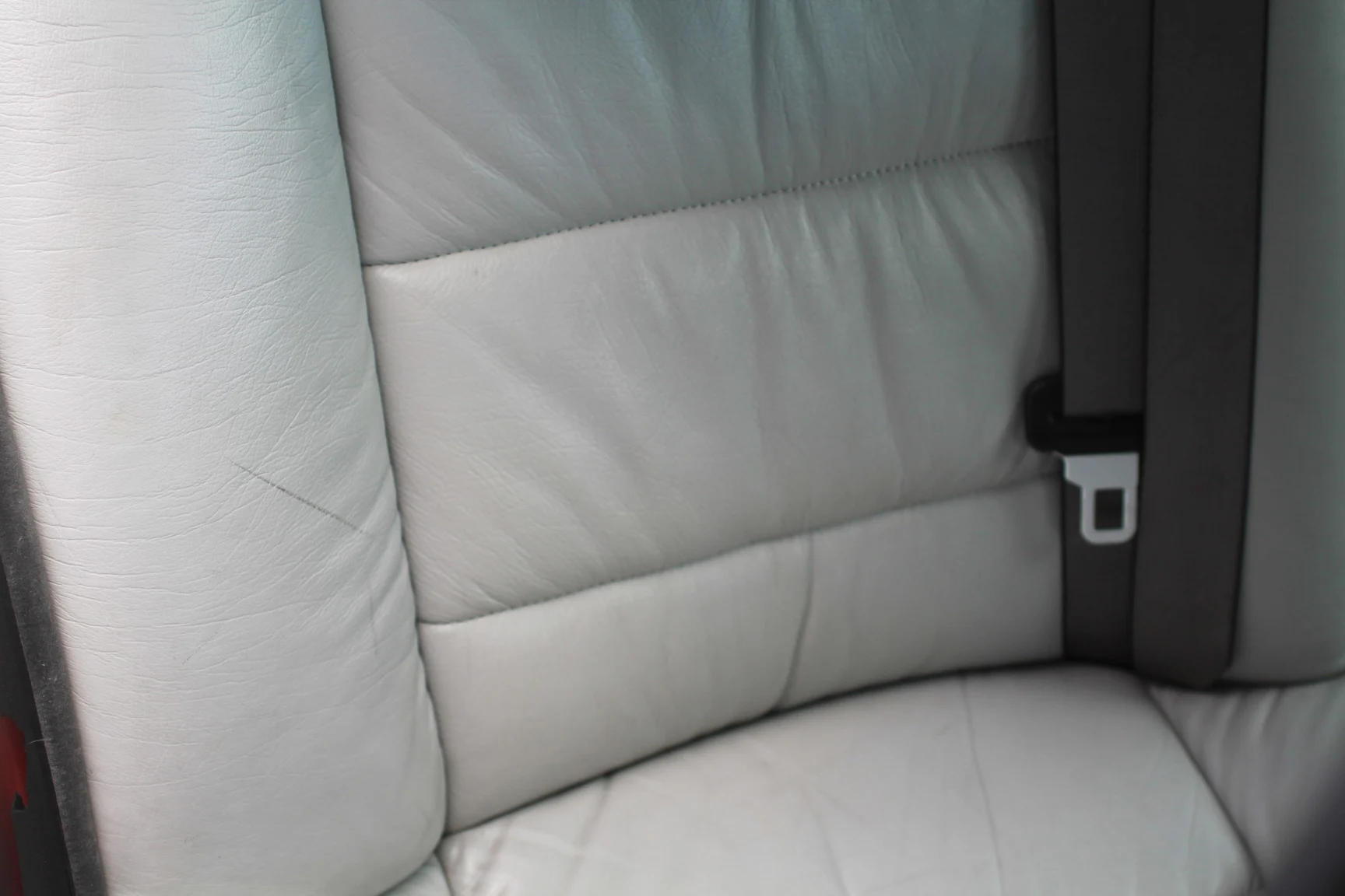 Interior image of 1993 BMW 540i Sedan (49)