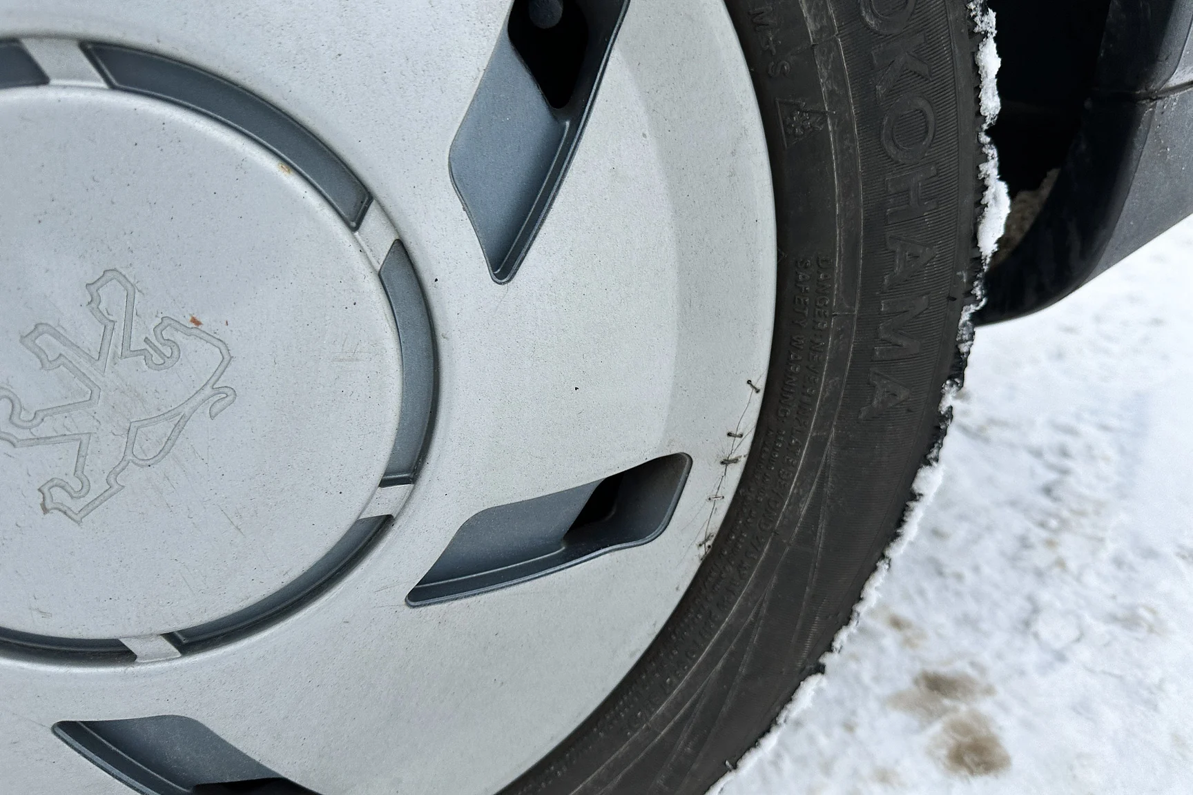 Exterior image of 1991 Peugeot 405 Break SRI (79)
