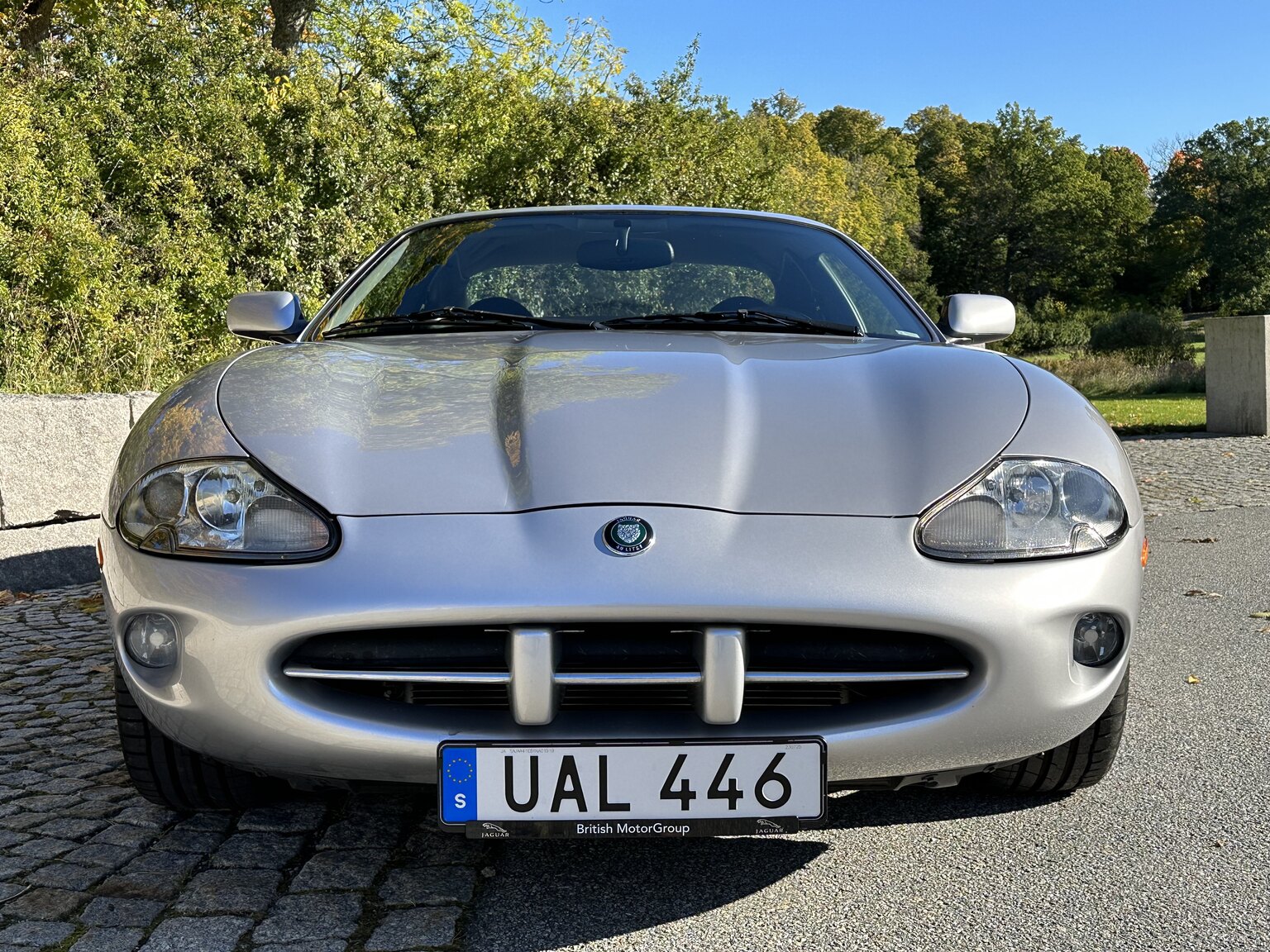 Exteriörbild på 2000 Jaguar XK 8