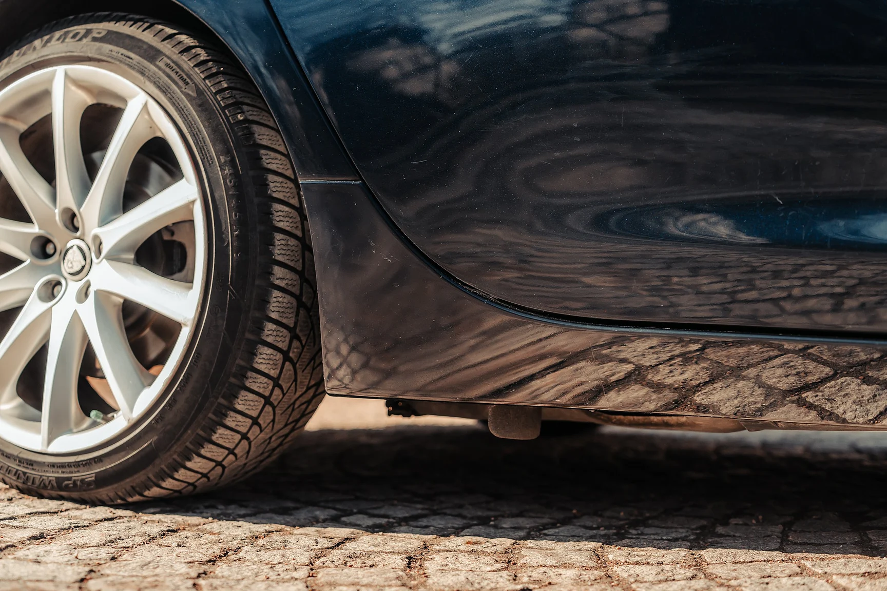 Exterior image of 2012 Jaguar XJ (55)