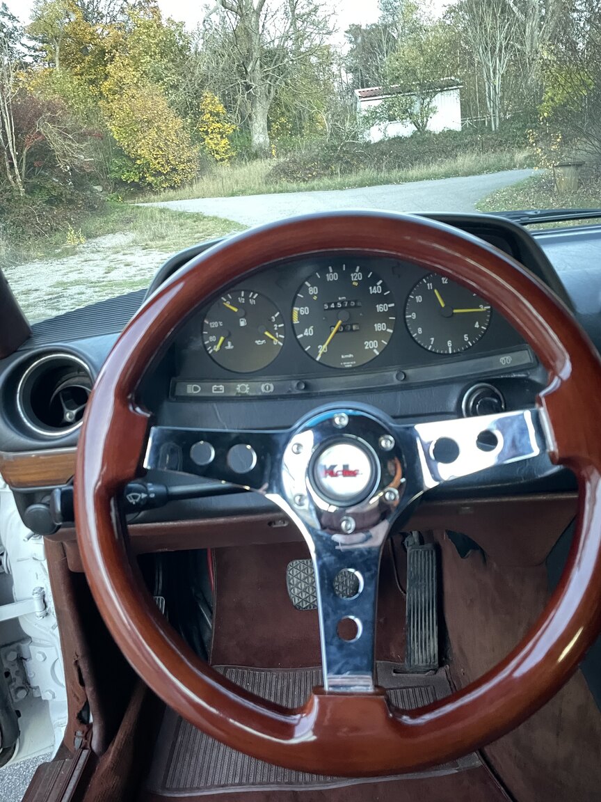 Innenraumfoto von 1983 Mercedes-Benz 300 TDT
