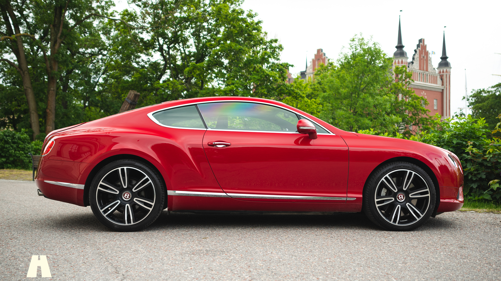 Exterior image of 2013 Bentley Continental GT V8 (7)