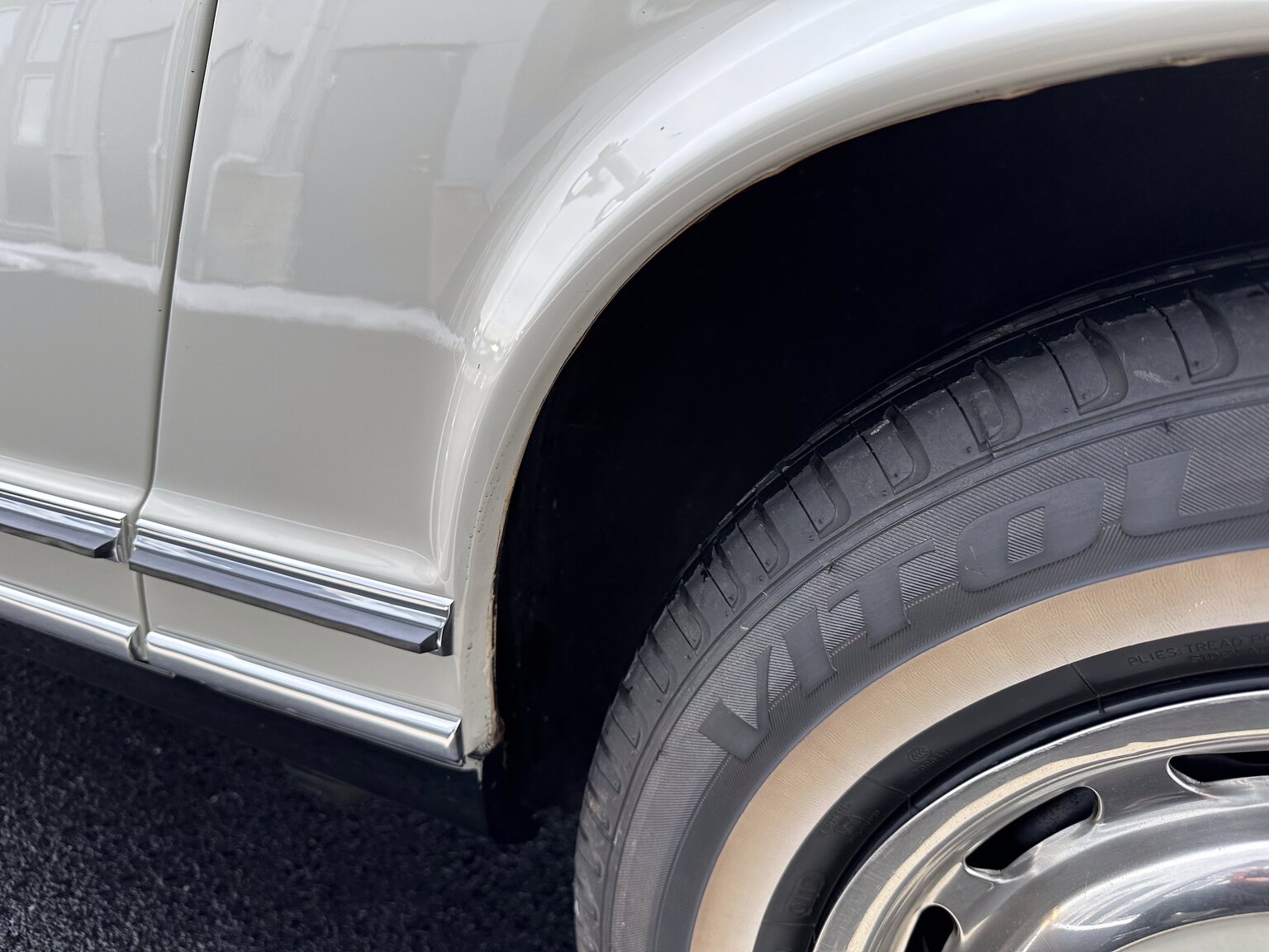 Exterior image of 1968 Mercedes Benz SL 280 Pagoda