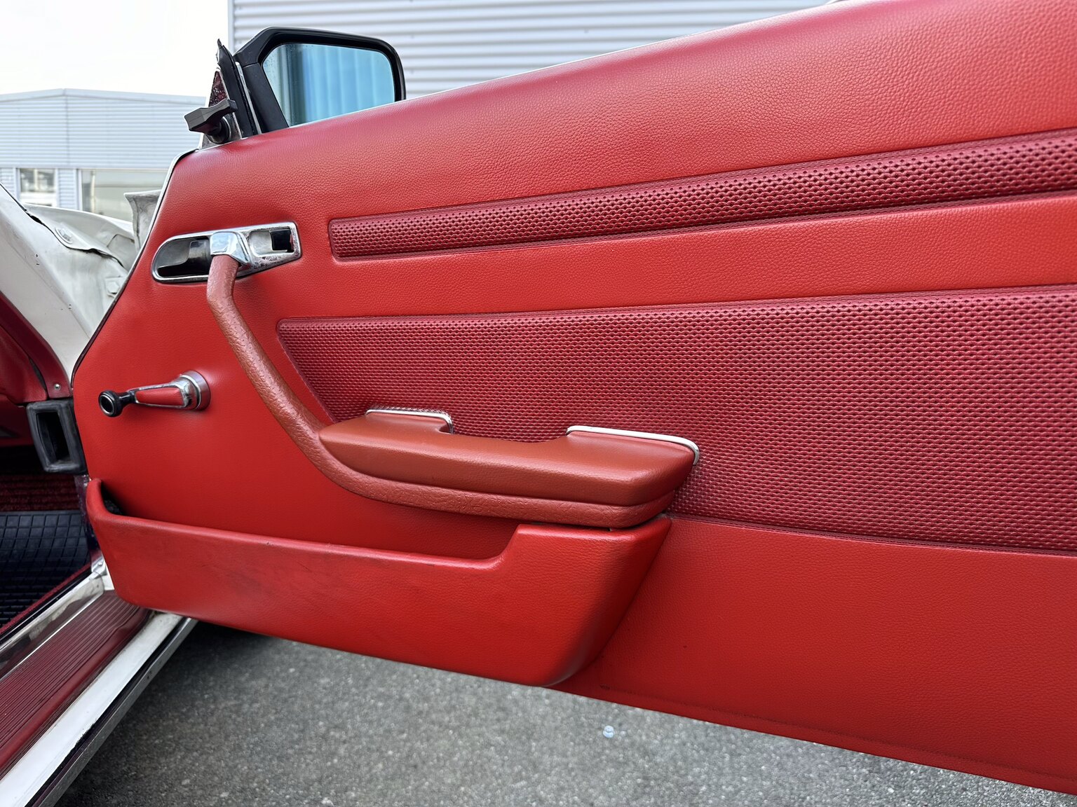 Innenraumfoto von 1972 Mercedes-Benz 350 SL