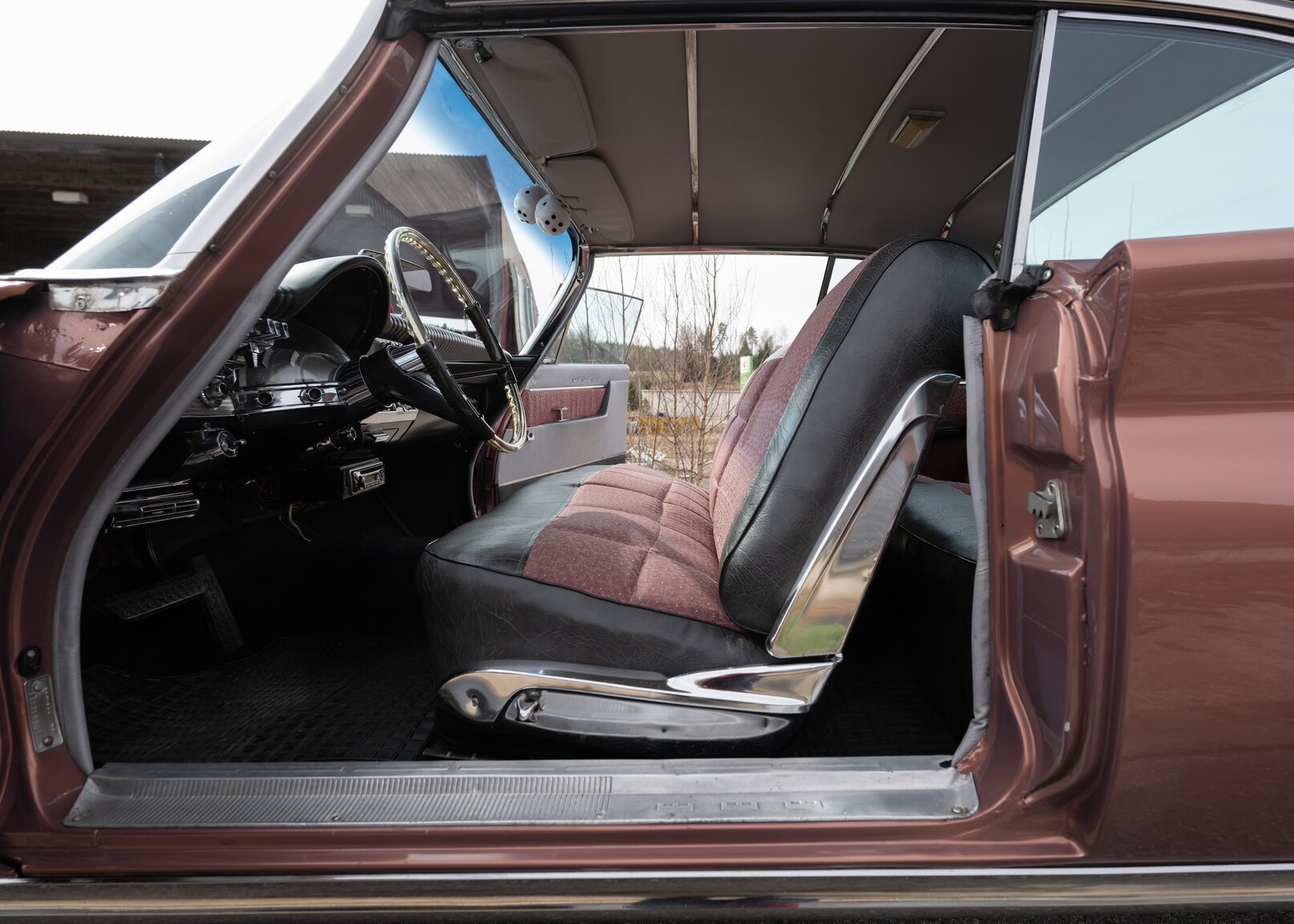 Innenraumfoto von 1961 Chrysler New Yorker Sedan (15)