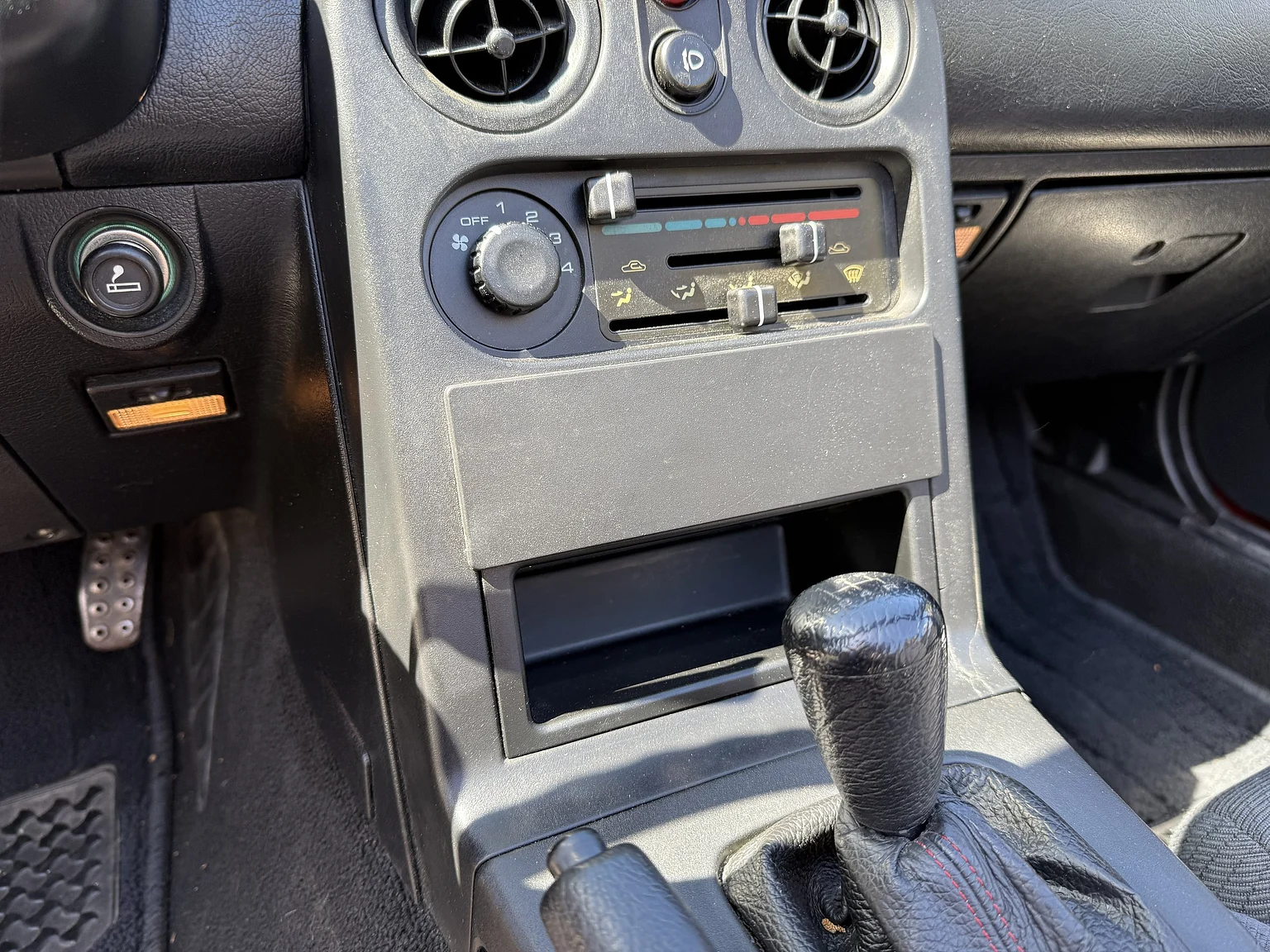 Interior image of 1991 Mazda MX-5 Miata (20)