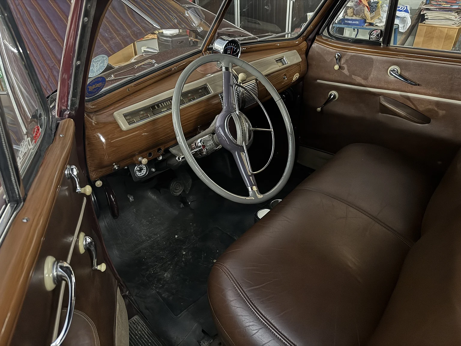 Interiörbild 1941 Ford Super De Luxe Cabriolet (4)