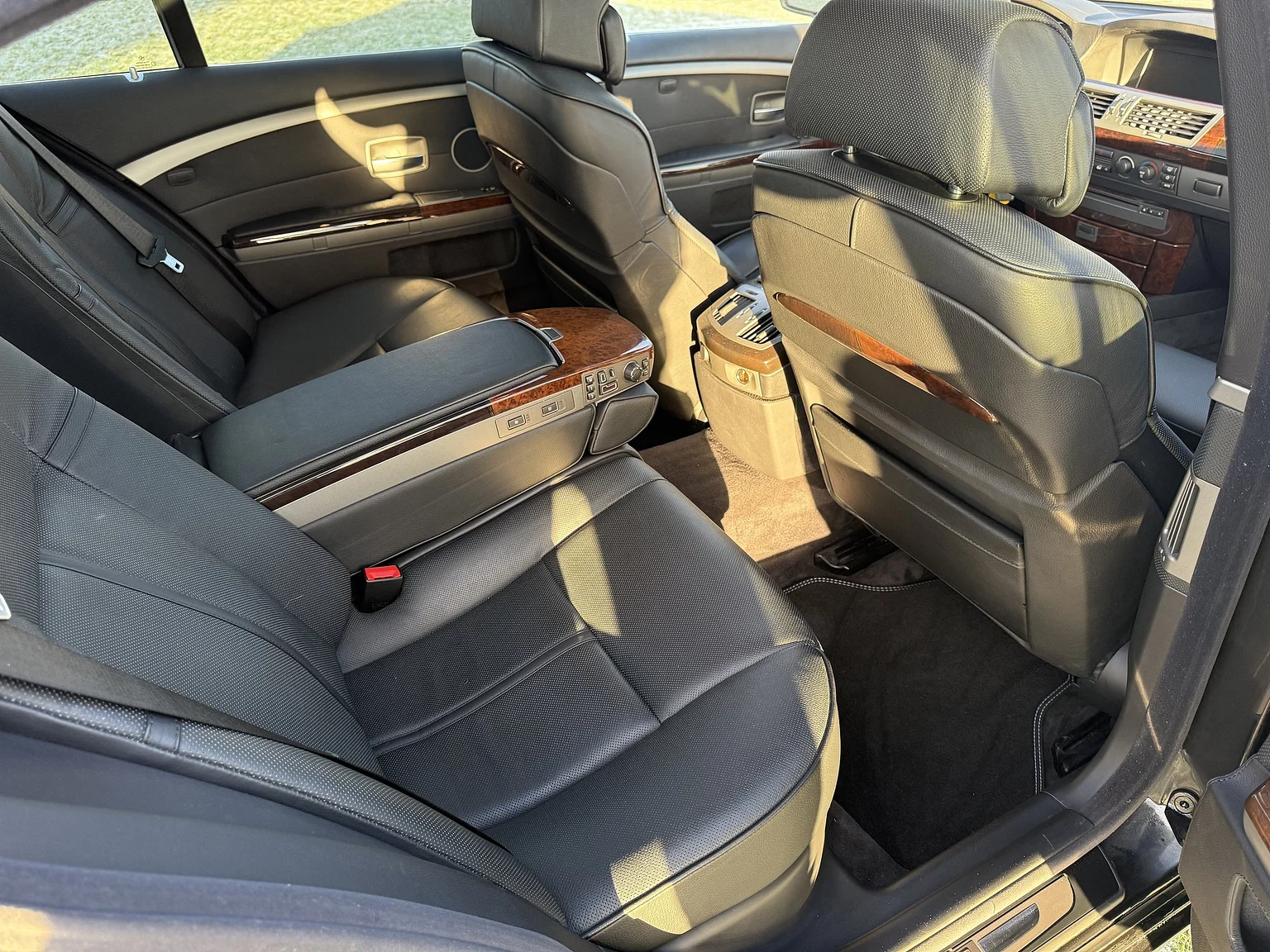 Innenraumfoto von 2003 BMW 760i (31)