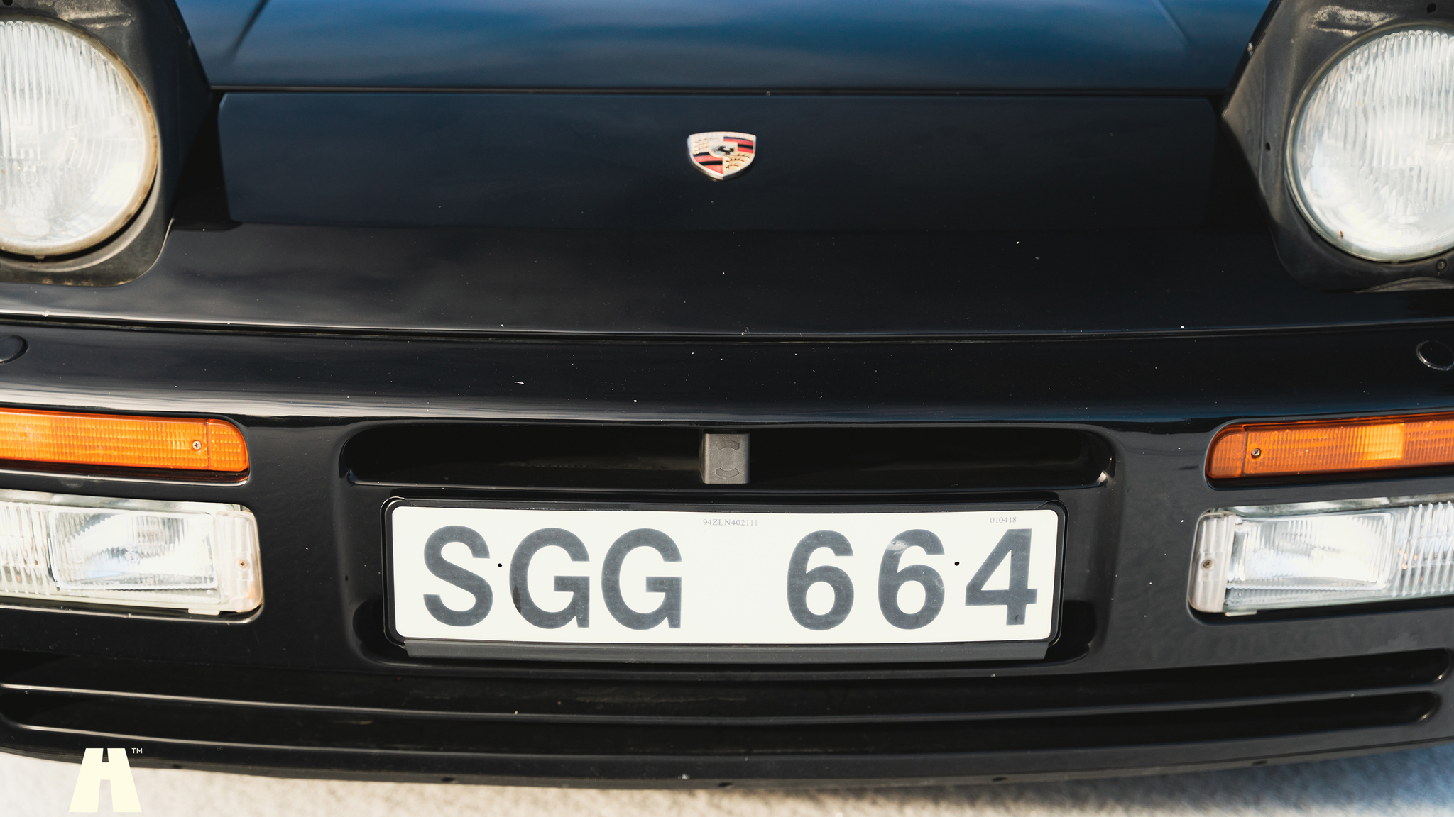 Exterior image of 1990 Porsche 944 S2 (19)