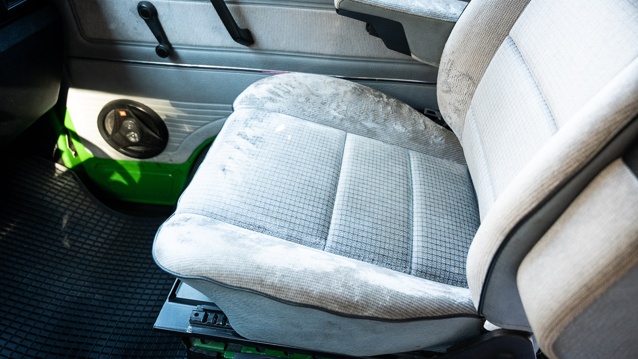 Interior image of 1992 Volkswagen T3 Kombi Syncro 16" Westfalia