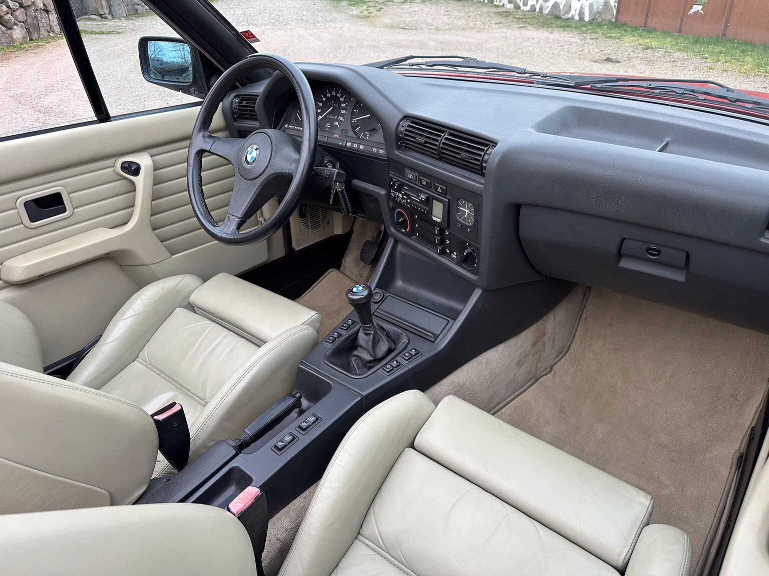 Innenraumfoto von 1987 BMW 325i Convertible (27)