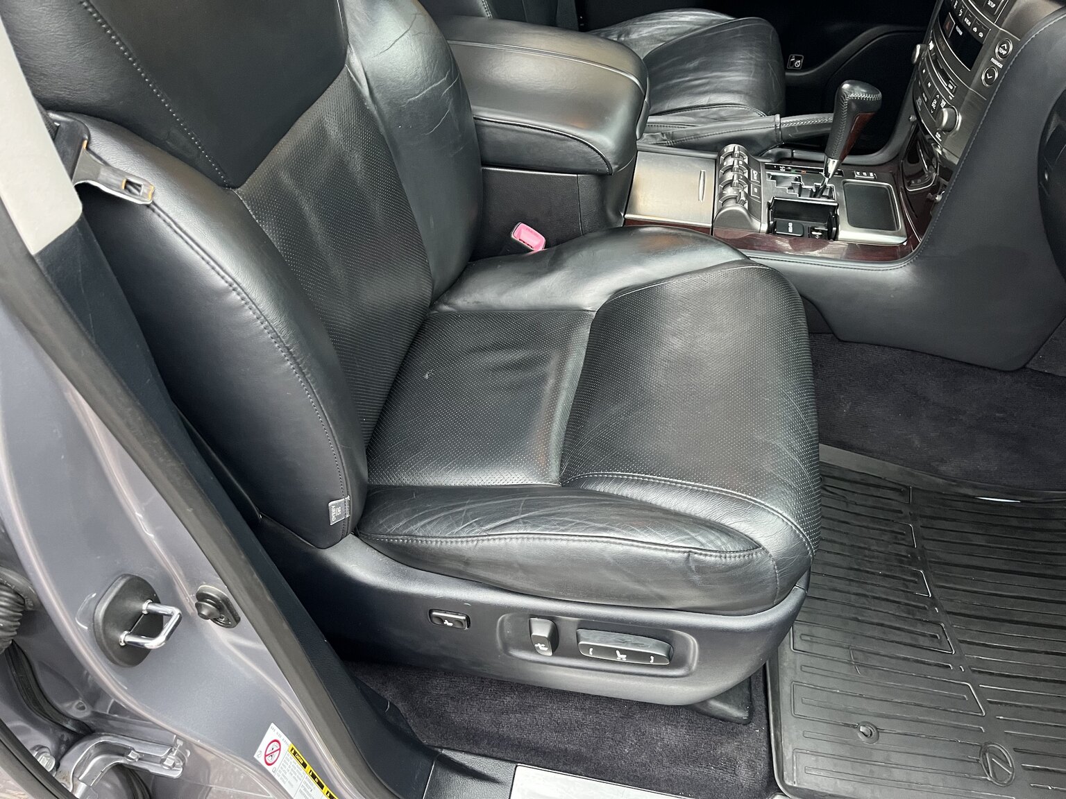 Interiörbild 2011 Lexus LX570