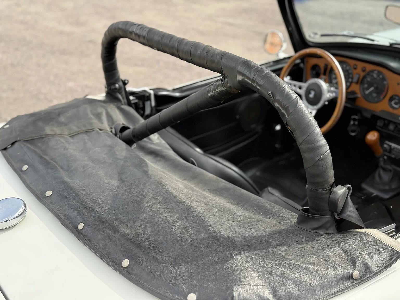 Exteriörbild på 1970 Triumph TR6 Hardtop  (30)