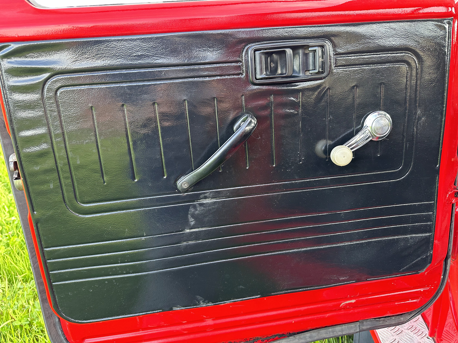 Interior image of 1982 Toyota Landcruiser Utility (2)